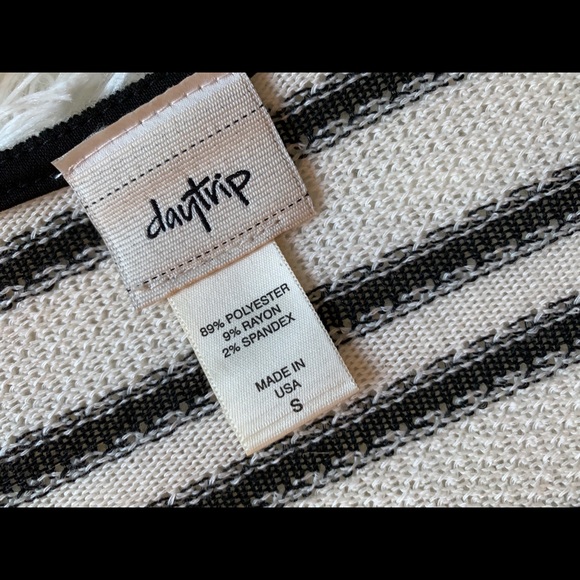 BUCKLE Daytrip Striped Cardigan  - Small - Picture 6 of 7